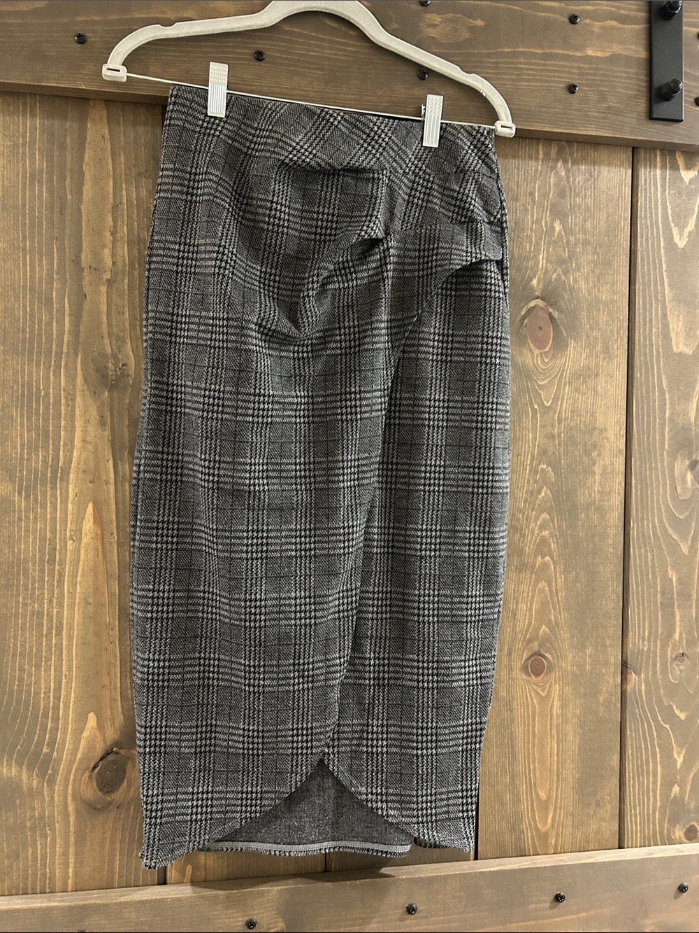 Plaid Pencil Skirt in Black & Gray